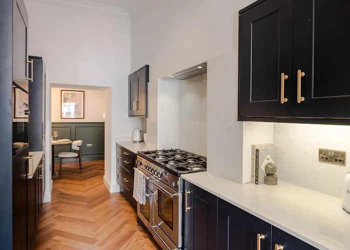 Дом отдыха The Clifton I 5 Bed House