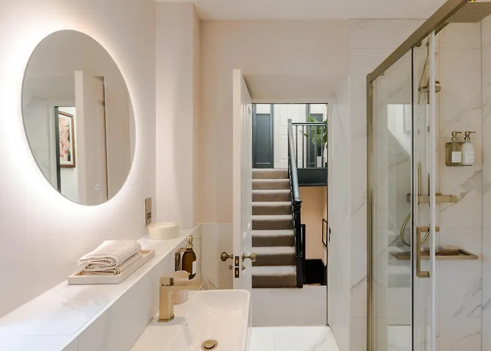 Дом отдыха The Clifton I 5 Bed House *