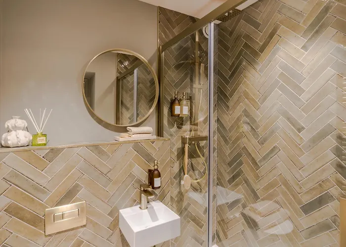 The Clifton I 5 Bed House Дом отдыха