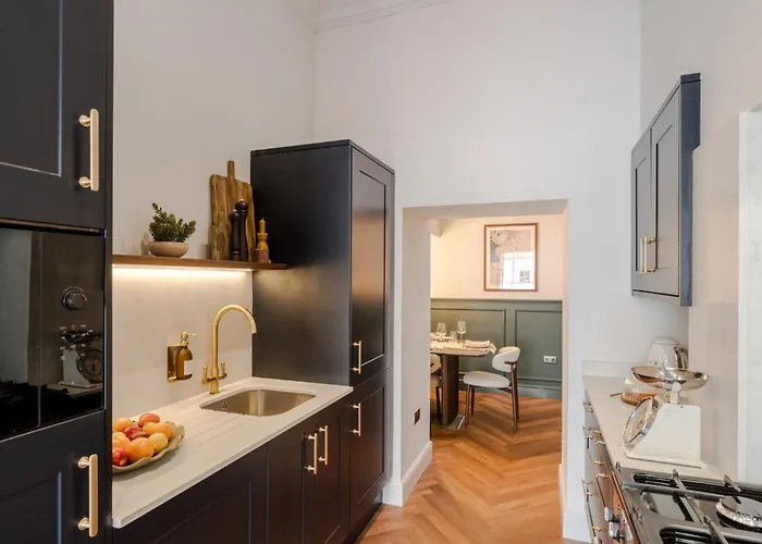 The Clifton I 5 Bed House Дом отдыха *