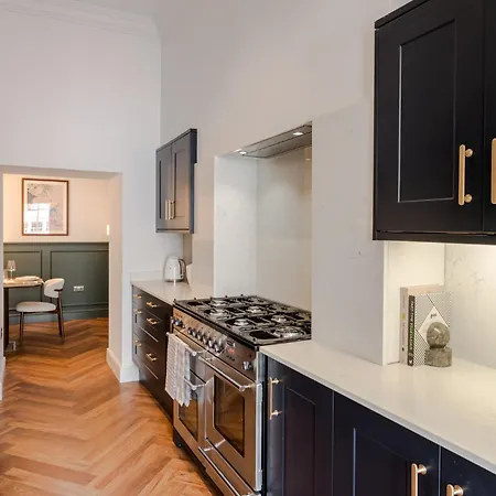 Hébergement de vacances The Clifton I 5 Bed House