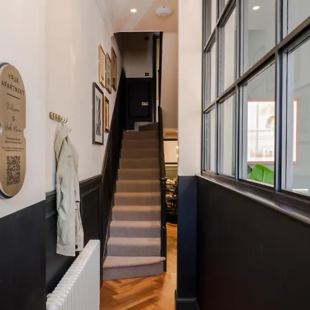 The Clifton I 5 Bed House * Bristol