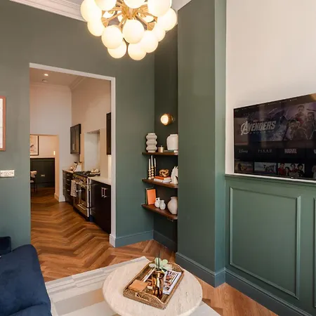 The Clifton I 5 Bed House *