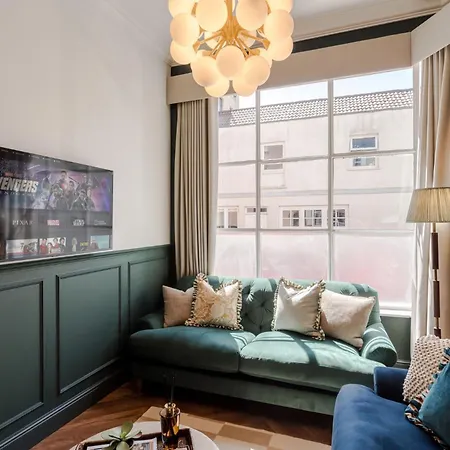 The Clifton I 5 Bed House *