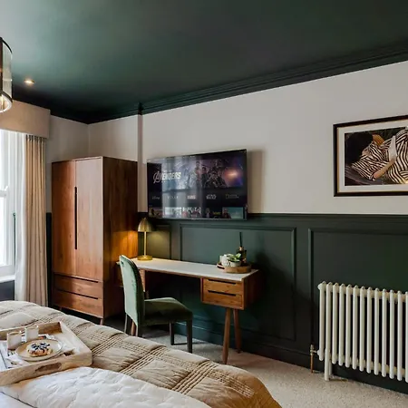The Clifton I 5 Bed House * בריסטול