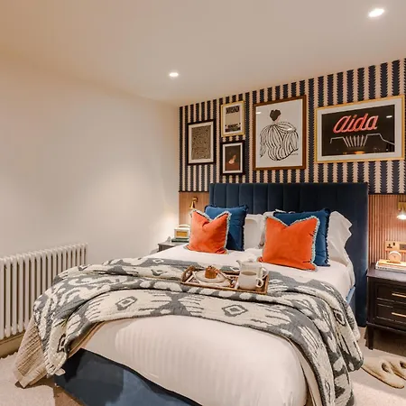 The Clifton I 5 Bed House *