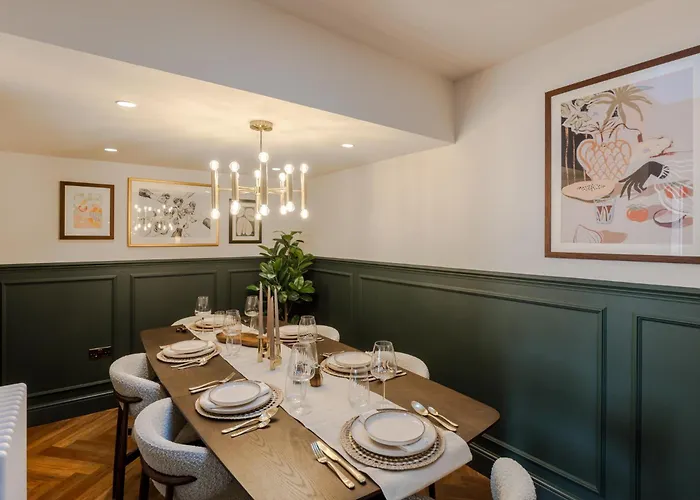 Prázdninový dům The Clifton I 5 Bed House *