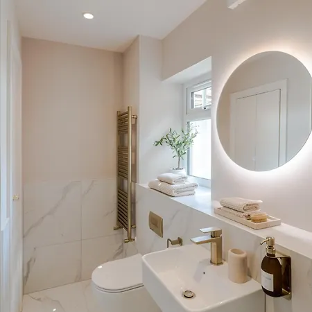 Semesterbostad The Clifton I 5 Bed House