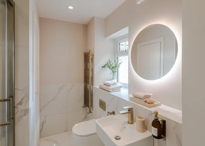 Semesterbostad The Clifton I 5 Bed House