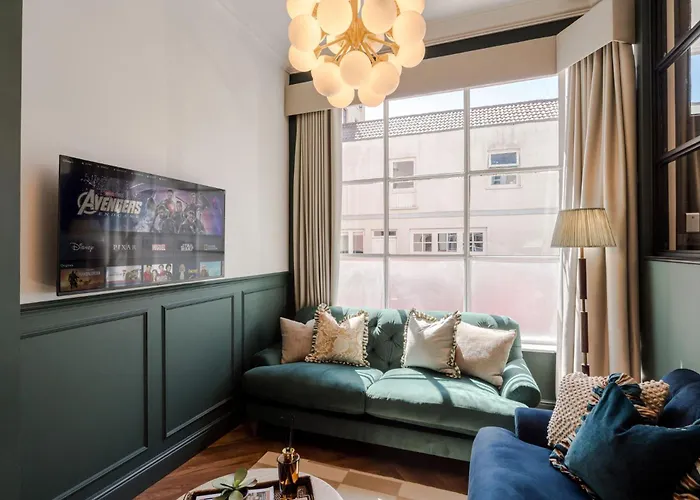 The Clifton I 5 Bed House *