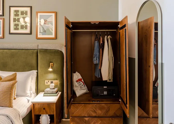 The Clifton I 5 Bed House